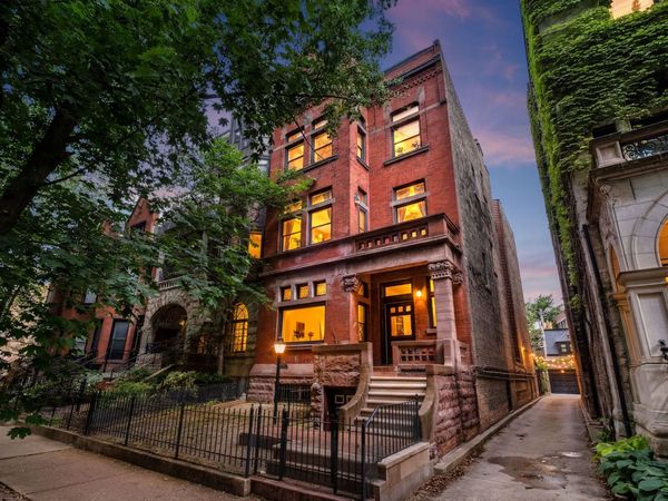 560 W Arlington Place , Chicago, IL 60614
