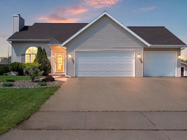 2316 MADDY COURT, Green Bay, WI 54303