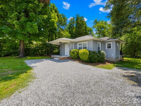 3635 2nd Avenue SW, Hickory, NC 28602