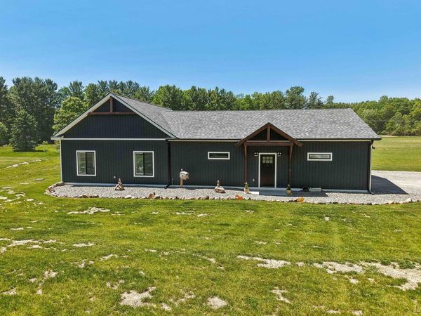 20785 Hogan , Manchester, MI 48158