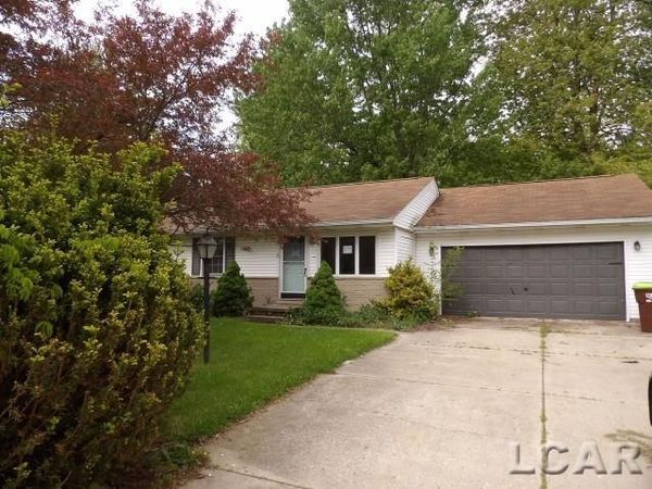 164 Pleasant Knoll , Adrian, MI 49221