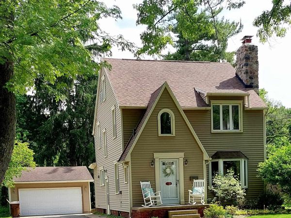 925 Lincoln , Adrian, MI 49221