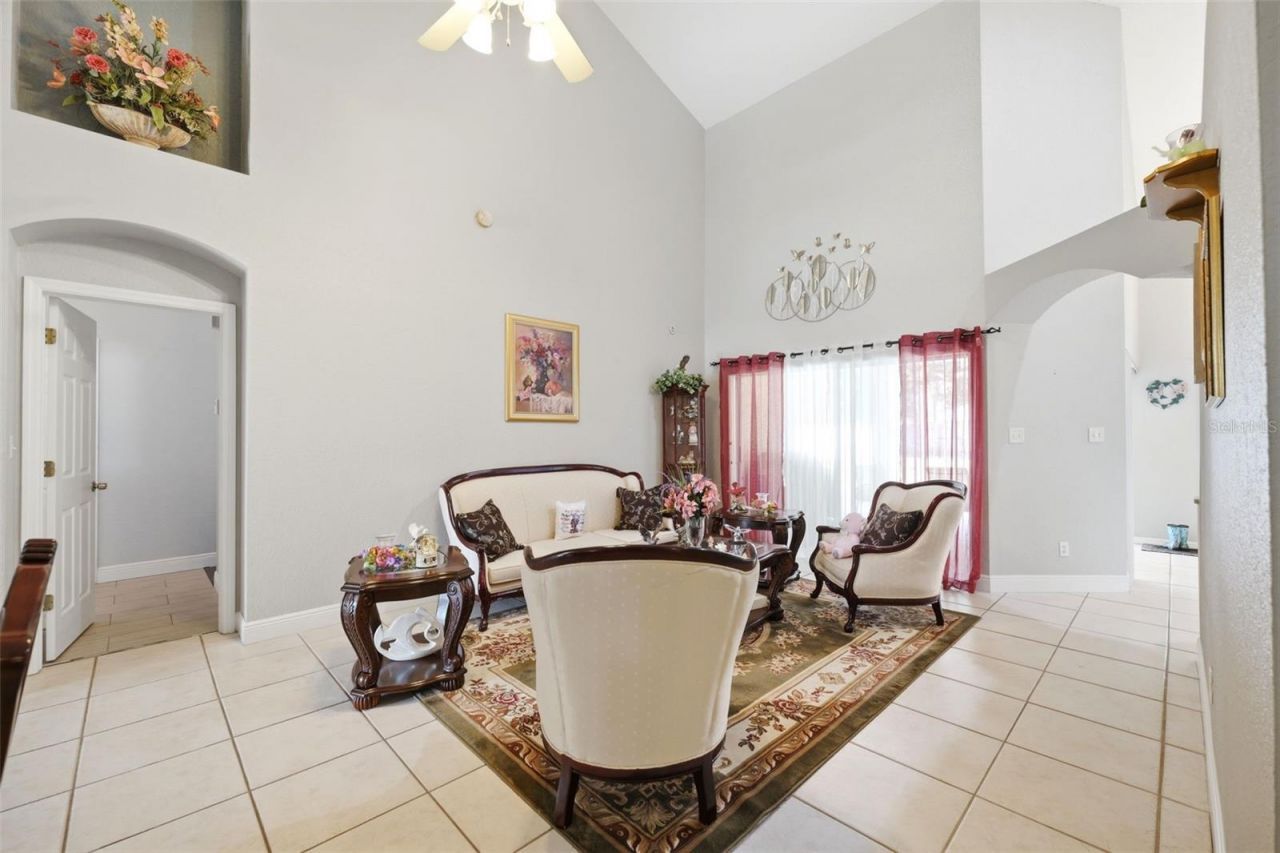 2112 Heritage Crest Drive , Valrico, FL 33594 Photo