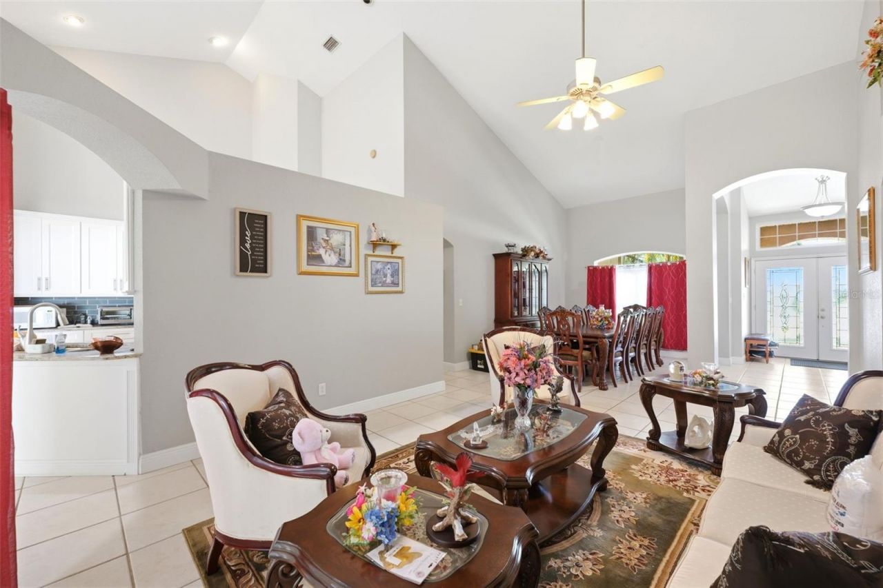 2112 Heritage Crest Drive , Valrico, FL 33594 Photo