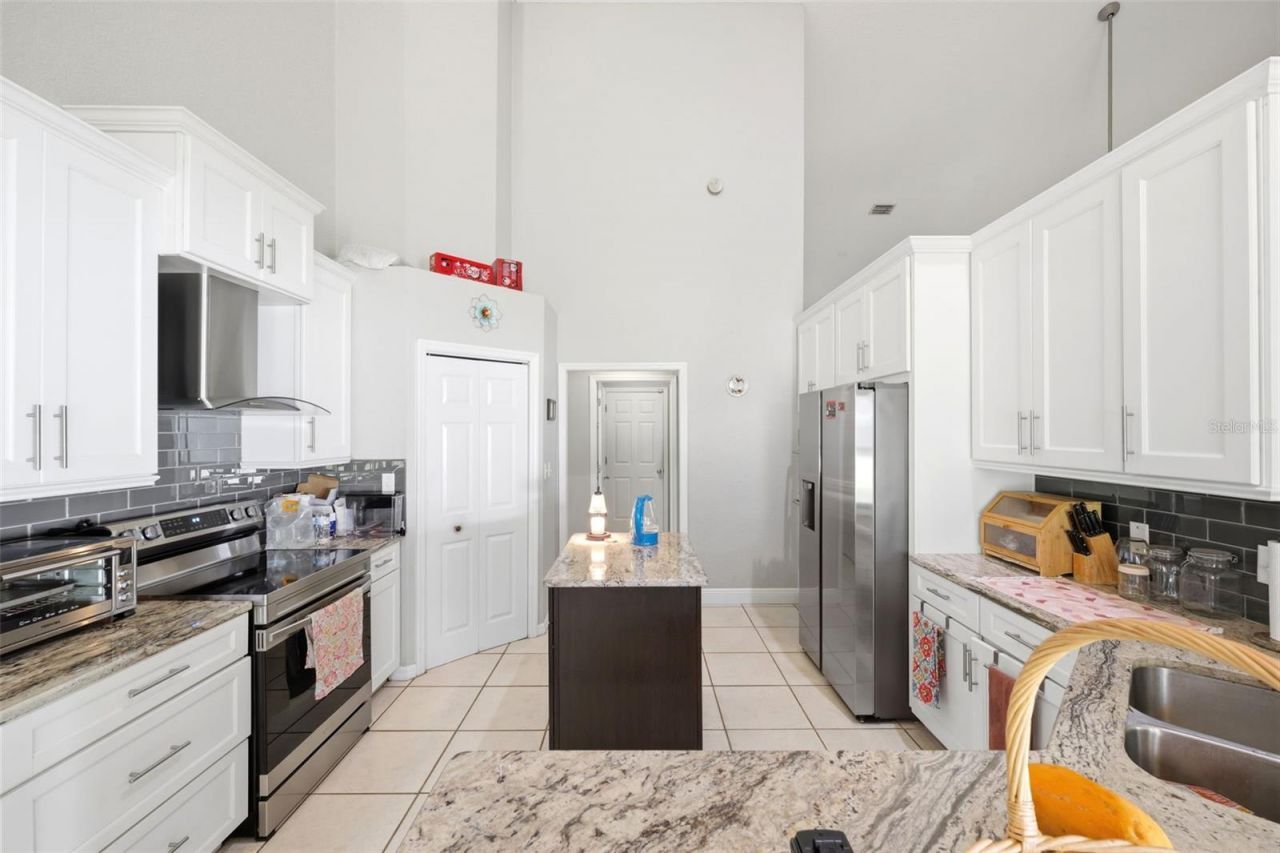 2112 Heritage Crest Drive , Valrico, FL 33594 Photo