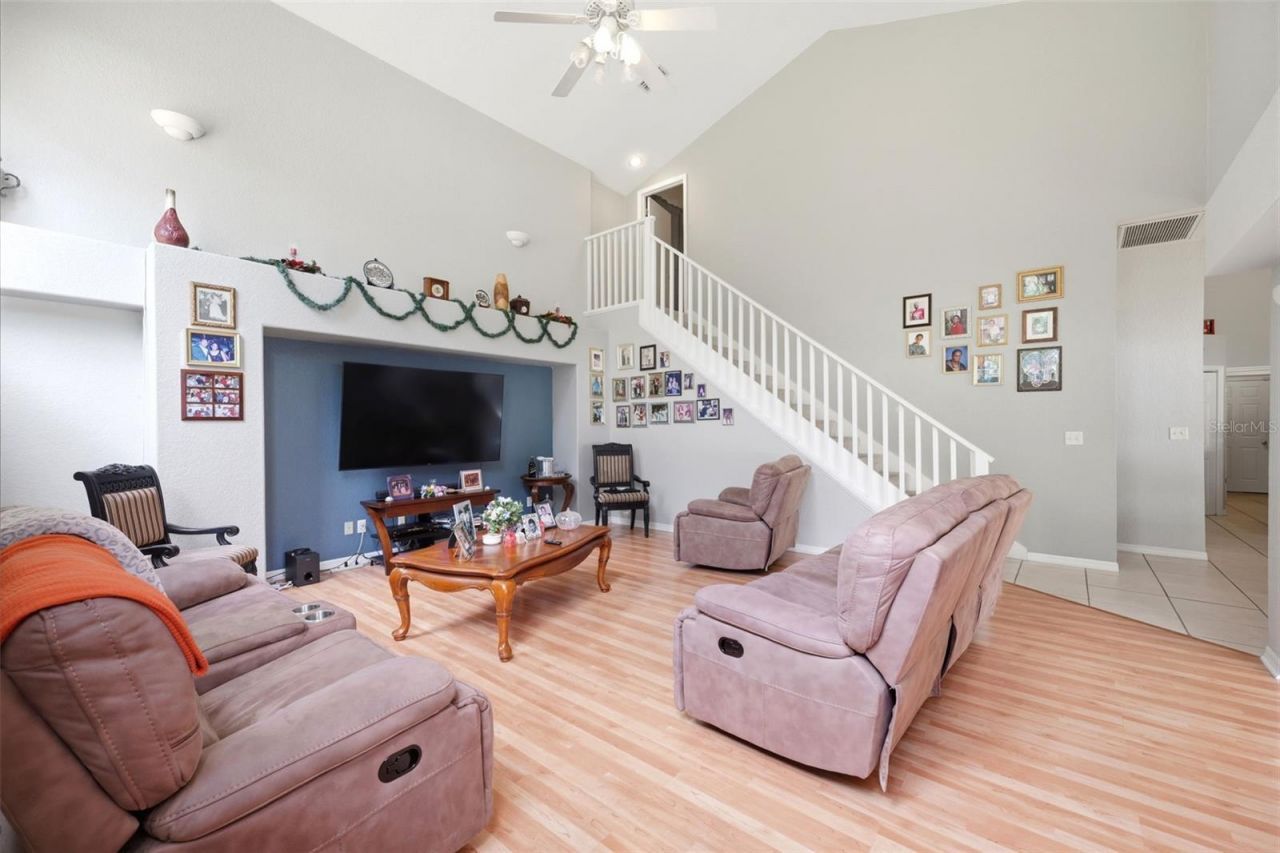 2112 Heritage Crest Drive , Valrico, FL 33594 Photo