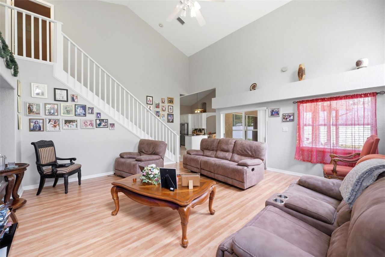 2112 Heritage Crest Drive , Valrico, FL 33594 Photo