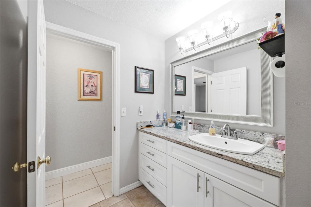 2112 Heritage Crest Drive , Valrico, FL 33594 Photo