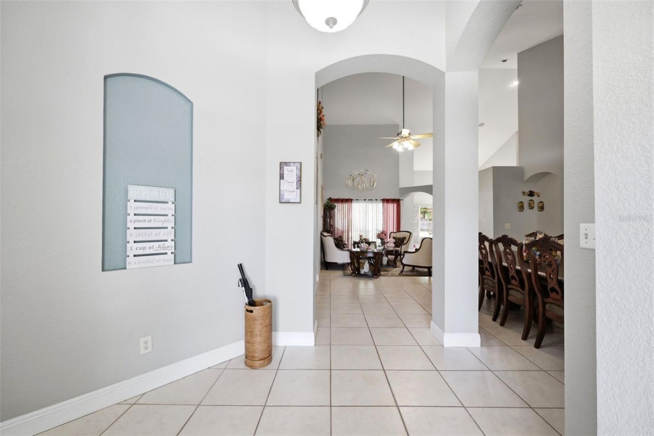 2112 Heritage Crest Drive , Valrico, FL 33594 Photo