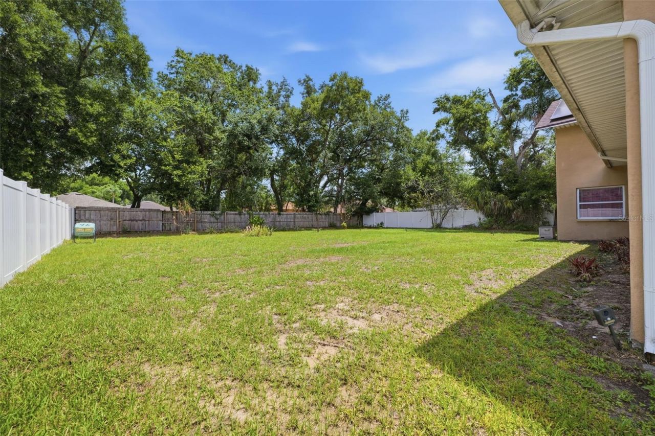 2112 Heritage Crest Drive , Valrico, FL 33594 Photo