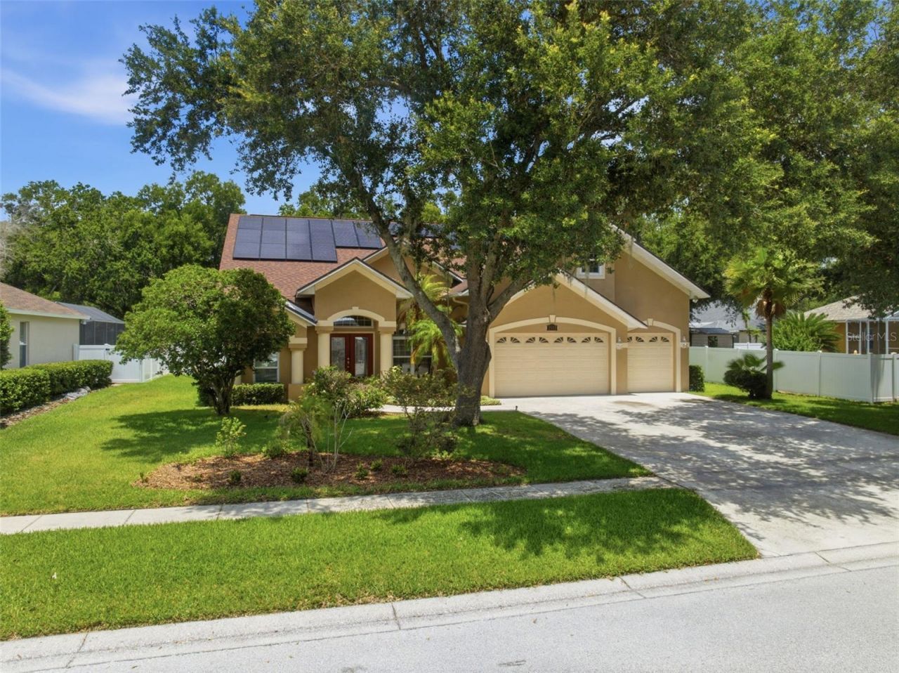 2112 Heritage Crest Drive , Valrico, FL 33594 Photo