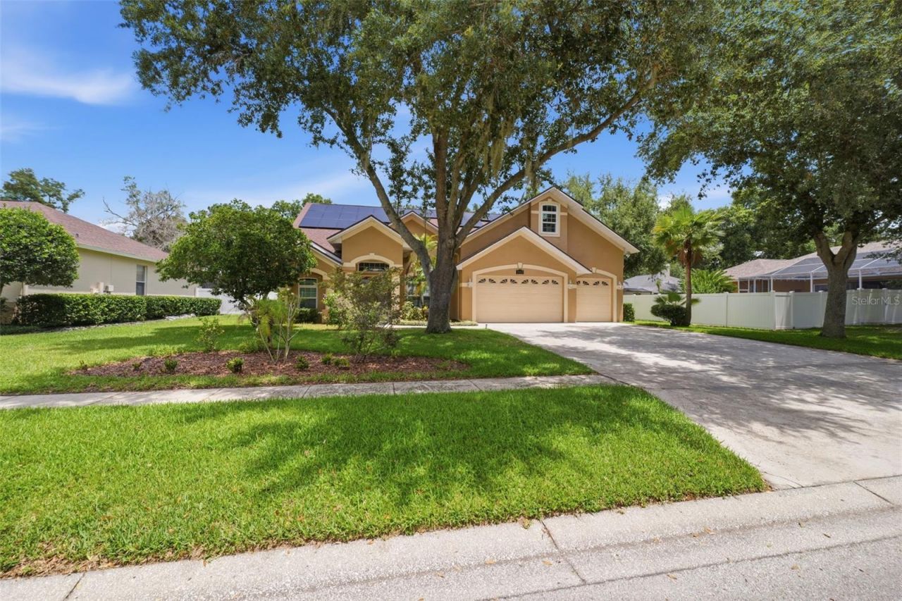 2112 Heritage Crest Drive , Valrico, FL 33594 Photo