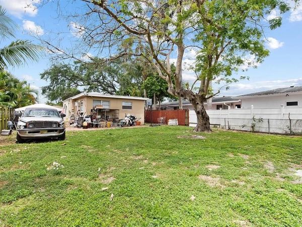 2434 Mckinley Street, Hollywood, FL 33020