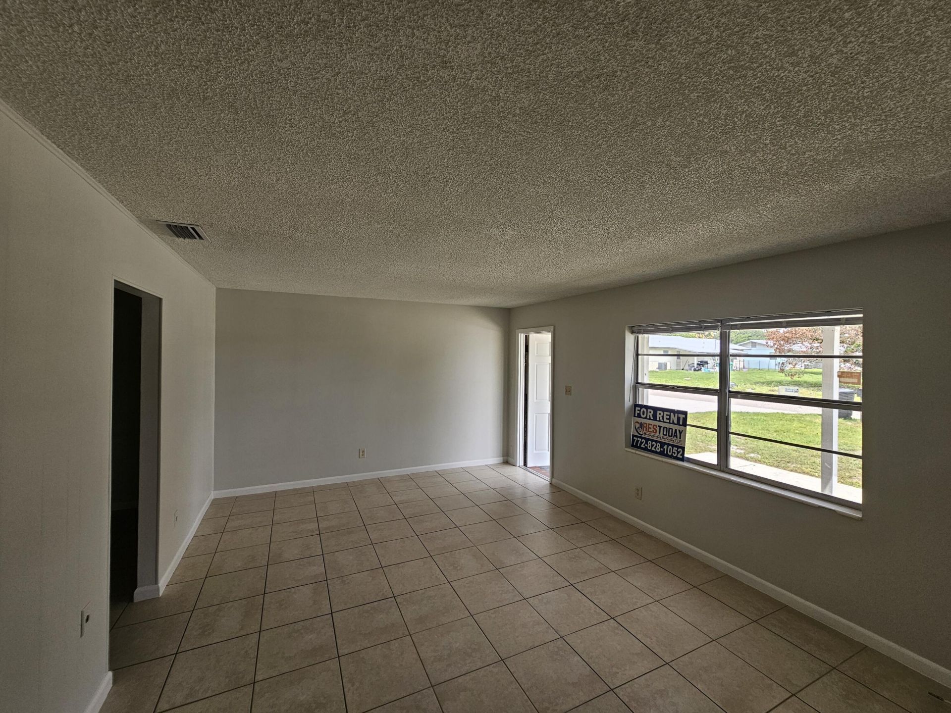 2031 Hugo Road, Fort Pierce, FL 34946 Photo
