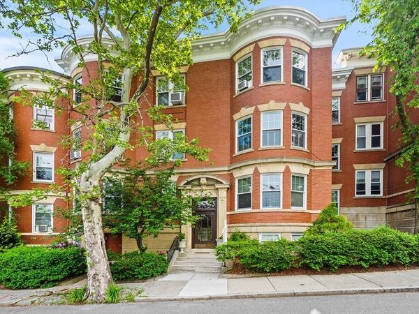 231 Rawson Rd, Unit 4, Brookline, MA 02445