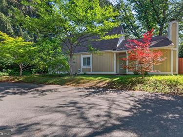 11306 GEDDYS COURT , RESTON, VA 20191