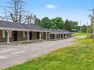 1958 State Road 135 N, Nashville, IN 47448