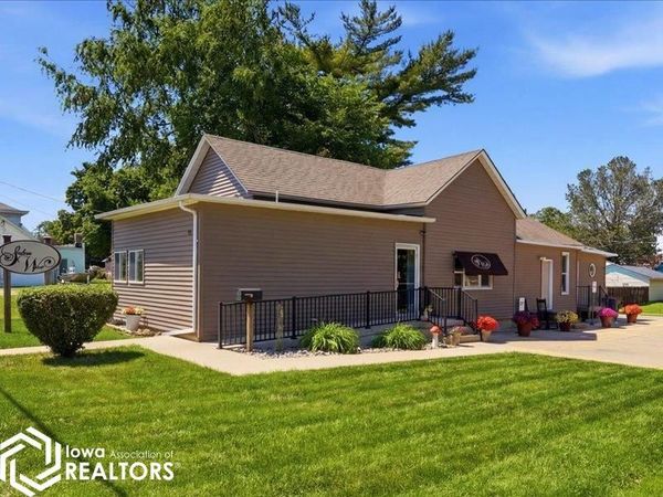 1714 West Avenue, Burlington, IA 52601