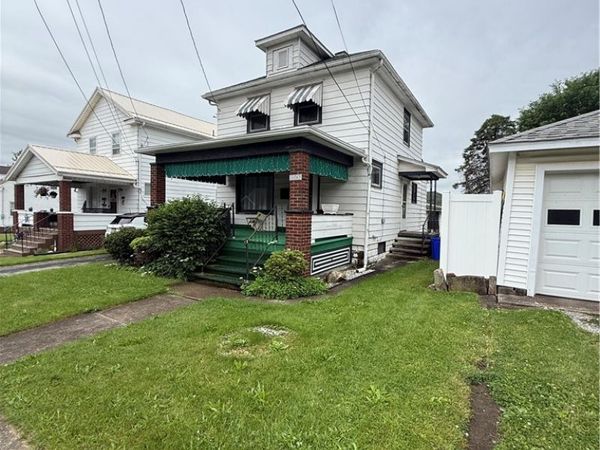 908 Hazen St , New Castle, PA 16105
