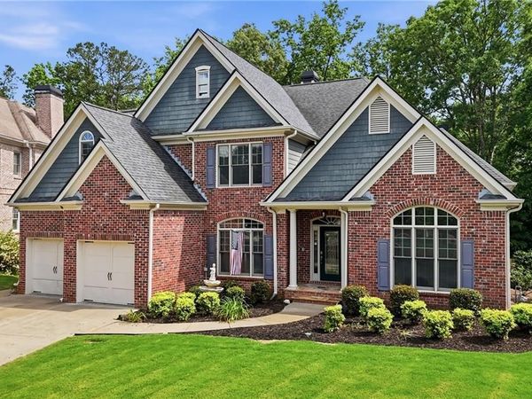715 Crescent Circle , Canton, GA 30115
