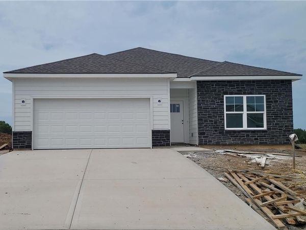 36432 W 102nd Place, De Soto, KS 66018