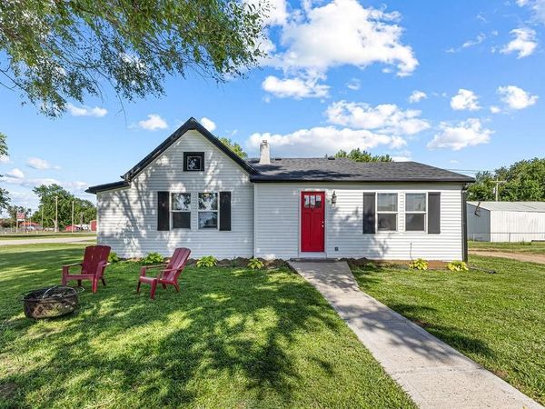 407 N 9th Street, Elwood, KS 66024