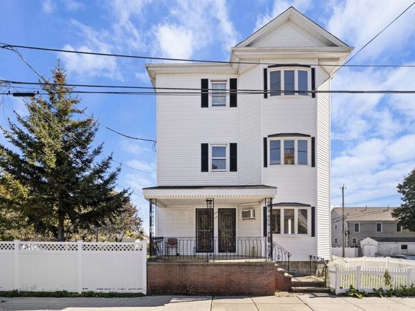 306 Mott St, Unit 1, Fall River, MA 02721