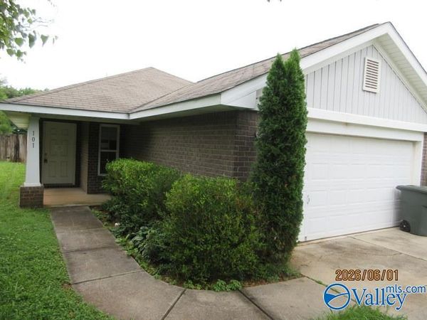 101 Valleyside Drive NE, Huntsville, AL 35810