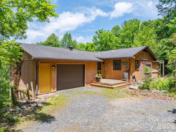 295 Richmond Road , Bakersville, NC 28705