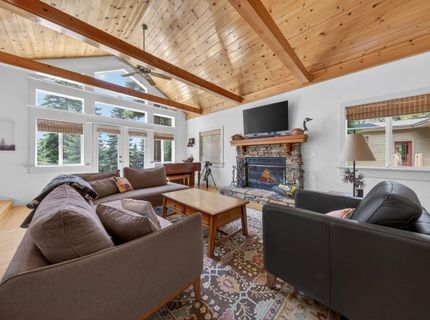 139 Lake Almanor West Drive, Lake Almanor, CA 96020 Photo