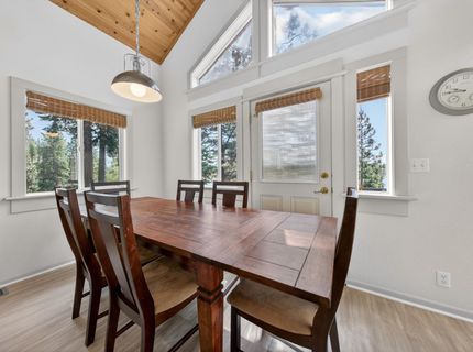 139 Lake Almanor West Drive, Lake Almanor, CA 96020 Photo