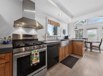 139 Lake Almanor West Drive, Lake Almanor, CA 96020 Photo