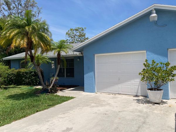 9627 SE Crest Court, Hobe Sound, FL 33455