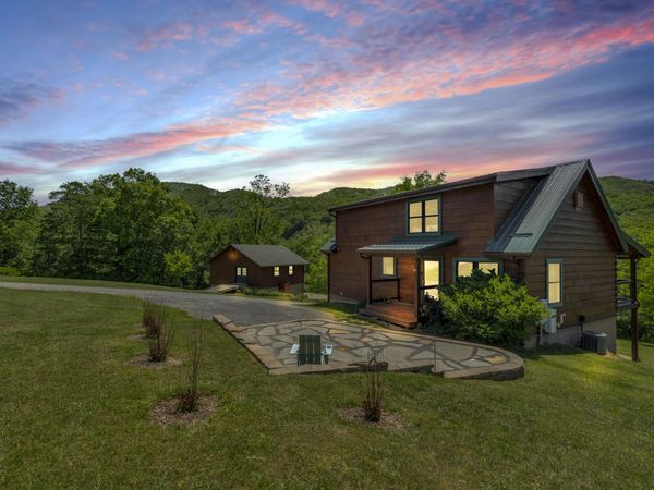 57 Hillside Bluffs Ln, Buckeye, WV 24924