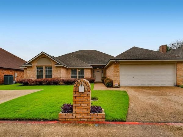 5930 River Bend Drive, Benbrook, TX 76132