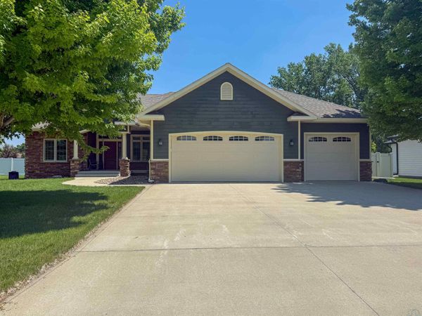 120 Rottunda Way, South Sioux City, NE 68776