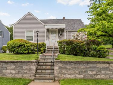 87 Etville Avenue, Yonkers, NY 10703