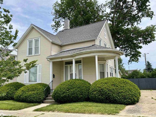 9 N 4Th Street, Marshalltown, IA 50158