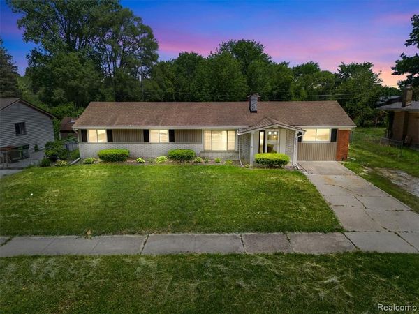 51056 Fairlane Drive, Shelby Twp, MI 48316