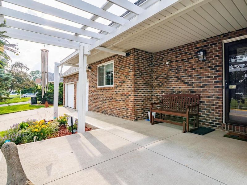 6378 Youngland Drive, Columbus, OH 43228 Photo 3