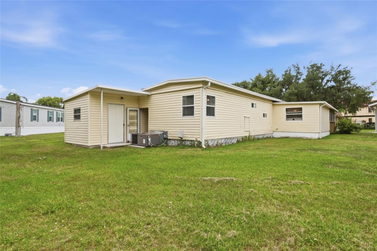 921 Faith Circle E, Unit 6, Bradenton, FL 34212 Photo