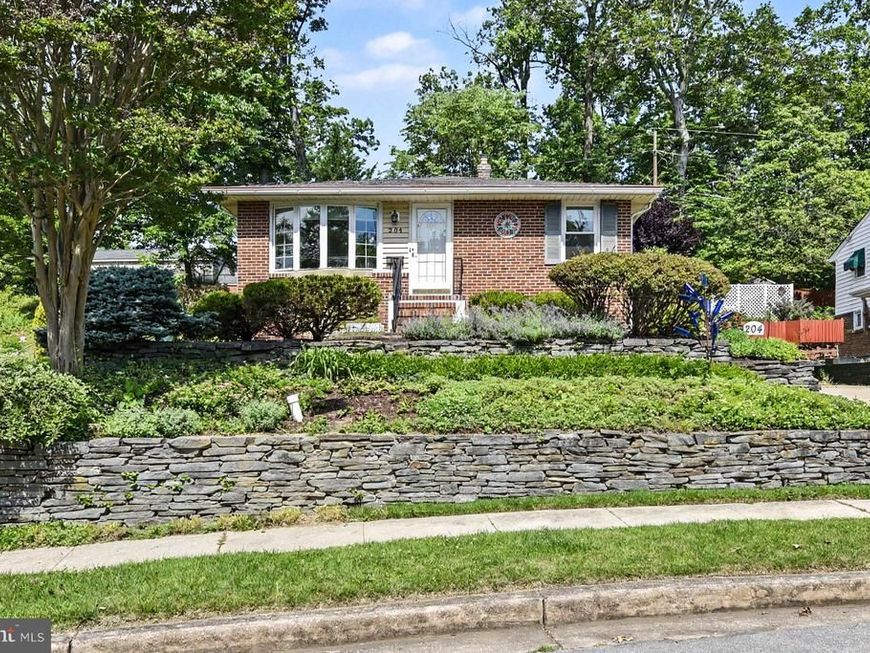 204 Elpin Drive W, Catonsville, MD 21228 Main Photo