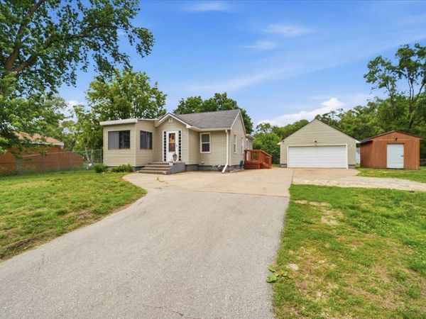 1415 Dearborn Avenue, Waterloo, IA 50707