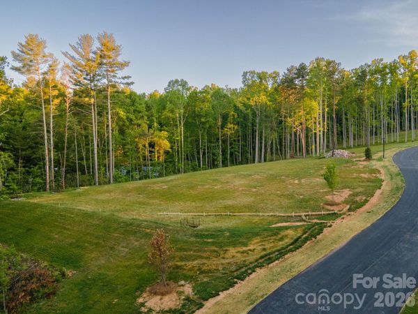 416 Irvine Drive , Fairview, NC 28730