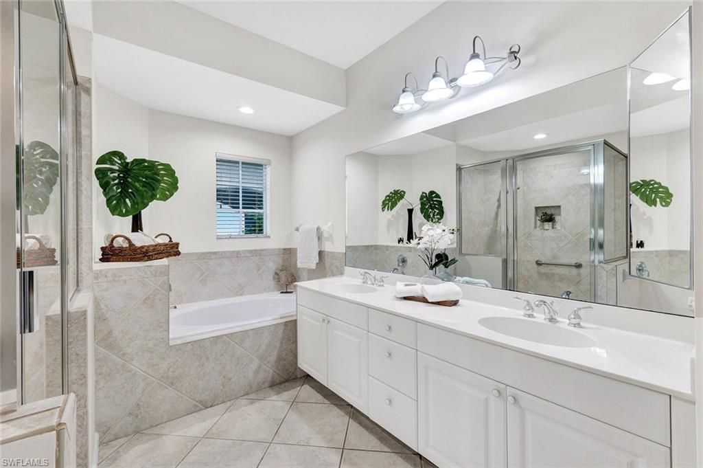 9261 Palmetto Ridge Dr, Unit 102, Estero, FL 34135 Photo