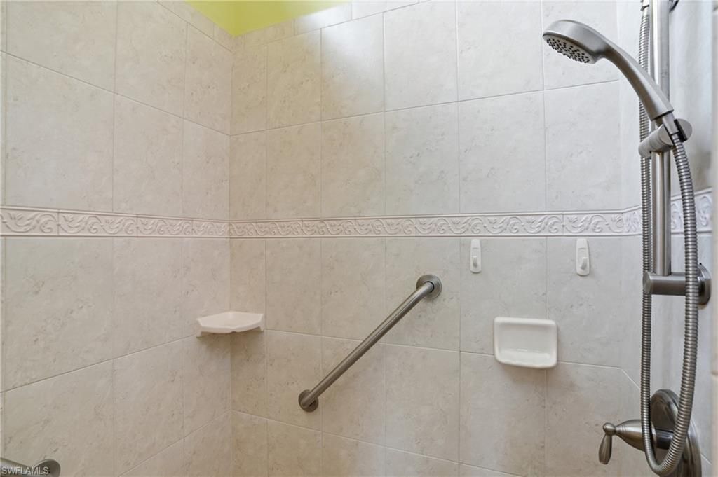 6195 Mandalay Cir, Naples, FL 34112 Photo