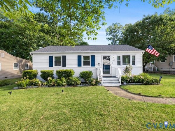 1307 Enon AVE , Chester, VA 23836