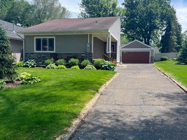 3929 Fordham Drive NE, Saint Anthony, MN 55421