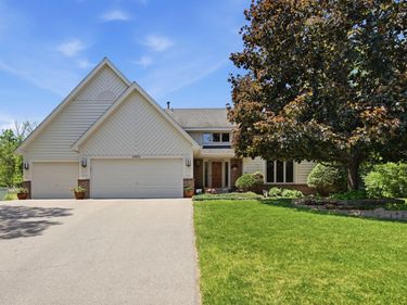 10825 46th Place N, Plymouth, MN 55442