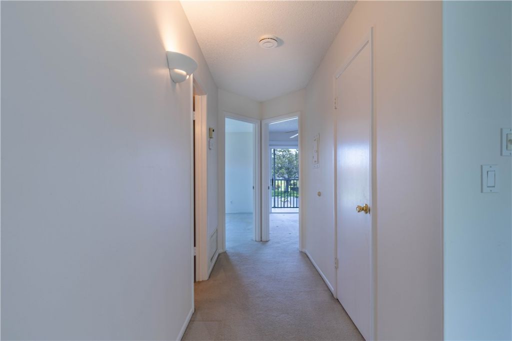 75 Royal Oak Court, Unit 202, Vero Beach, FL 32962 Photo